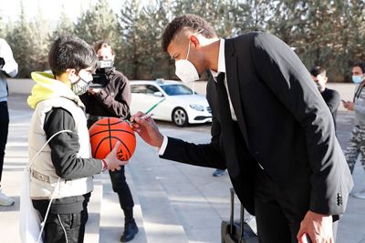 llegada del real madrid de baloncesto a granada