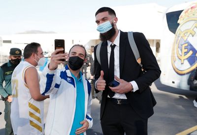 llegada del real madrid de baloncesto a granada