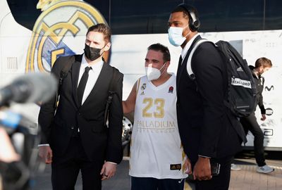 llegada del real madrid de baloncesto a granada