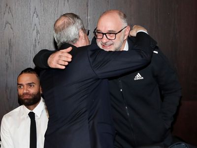 el presidente con el equipo en granada