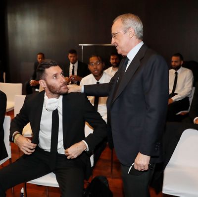 el presidente con el equipo en granada