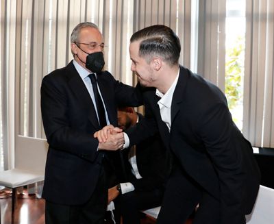 el presidente con el equipo en granada