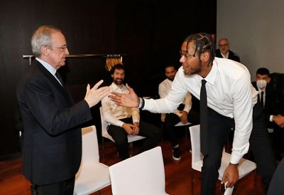 el presidente con el equipo en granada