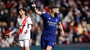 Benzema: excelente jogada com Vini Jr. e golo no seu triunfo 400 pelo Real Madrid