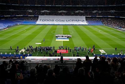 mensaje de apoyo a ucrania en el santiago bernabéu