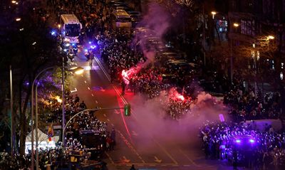 llegada del real madrid al estadio santiago bernabéu