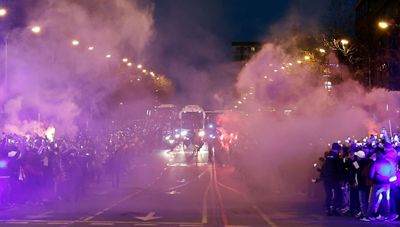 llegada del real madrid al estadio santiago bernabéu