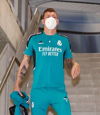 llegada del real madrid al estadio santiago bernabéu