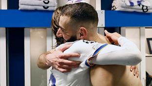 Inside Real Madrid: L'incroyable joie de l'équipe dans les vestiaires après la remontada face au PSG