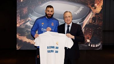 Benzema: camisola comemorativa de terceiro melhor marcador da história do Real Madrid