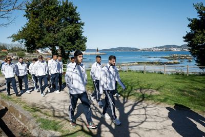 los jugadores dieron un paseo antes del partido contra el celta