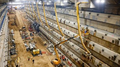 El Santiago Bernabéu del siglo XXI: avanza la viga corona y el impactante invernadero del césped