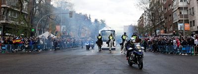 llegada del real madrid al santiago bernabéu