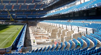 el santiago bernabéu del siglo xxi avanza la viga corona y el impactante invernadero del césped