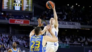 El Real Madrid se adelanta en el playoff