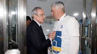 Florentino Pérez congratulates team in the changing room