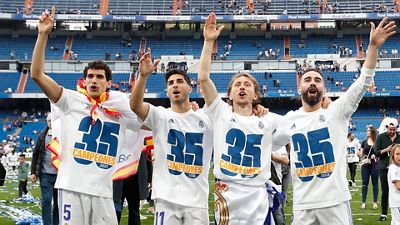 Inside Real Madrid: El baile de los jugadores con el público al grito de '¡Campeones, campeones!'