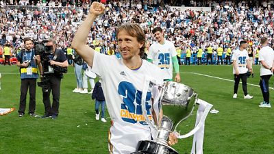 Inside Real Madrid: Everyone shows their appreciation of Luka Modrić. The Bernabéu, Marcelo, his father...