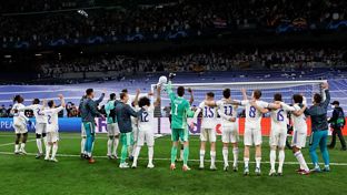 Inside Real Madrid: amazing communion between players and fans with chants and dances