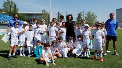 The players welcomed the children attending the Foundation and Caioba's clinic