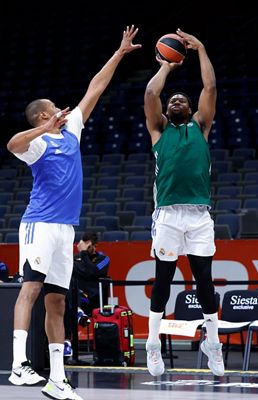 entrenamiento del real madrid de baloncesto en belgrado