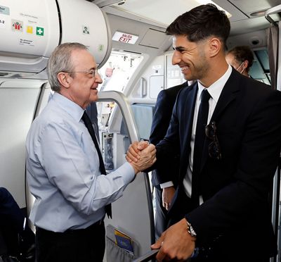 el presidente viajó con el equipo a parís
