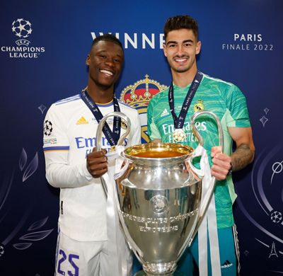 así se celebró la decimocuarta en el vestuario