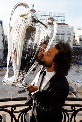 el rey de europa ofreció la decimocuarta y la liga a los madridistas