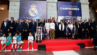 Group photo at Community of Madrid headquarters