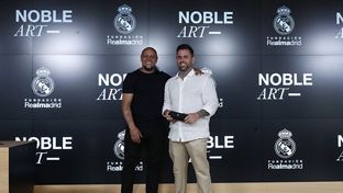Roberto Carlos presenta la colaboración de Noble Art con el programa en centros de menores de la Fundación Real Madrid