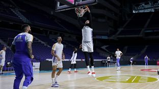 Último entrenamiento antes del tercer partido de la final de la Liga