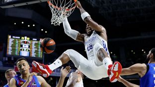 ريال مدريد يفوز بقوة على برشلونة ويحتاج لفوز واحد للتتويج بلقب الليغا