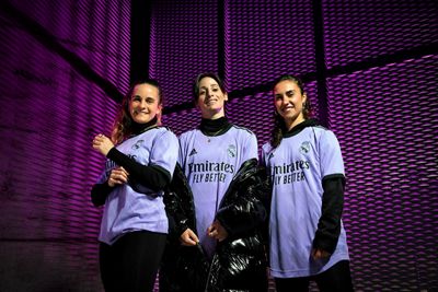 el real madrid y adidas presentan la segunda camiseta de la temporada 2022-23