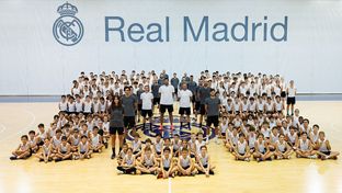 Felipe Reyes, en el campus de baloncesto de la Fundación Real Madrid