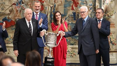 Emiliano Rodríguez y Lolo Sainz reciben el Premio Nacional del Deporte Francisco Fernández Ochoa