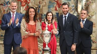 Rudy recoge el Premio Nacional del Deporte Copa Barón Güell como capitán de la selección española de baloncesto