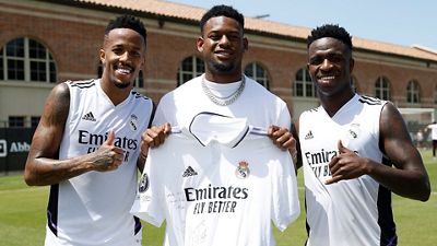 JuJu Smith-Schuster visitó a la plantilla