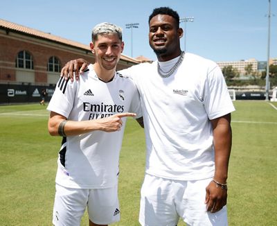 juju smith-schuster visitó a la plantilla