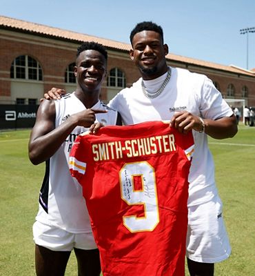 juju smith-schuster visitó a la plantilla