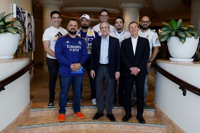 el presidente con la peña madridista sur de california