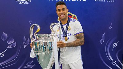 Mariano turns 29