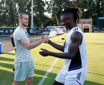 gareth bale visitó al equipo en los angeles