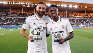Benzema e Vini Jr. receberam os seus prémios da última Champions League