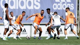 Último treino antes do jogo contra o Espanhol
