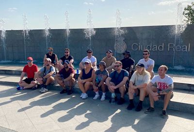 estudiantes de victoria university visitan las instalaciones deportivas de la universidad europea