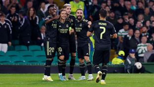 O campeão estreia-se com vitória em Glasgow