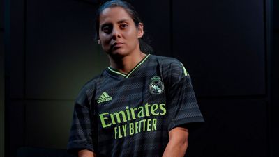 tercera camiseta de la temporada 2022-23