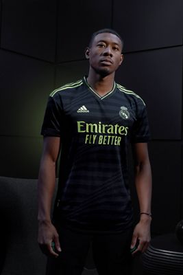 tercera camiseta de la temporada 2022-23