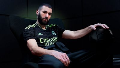 tercera camiseta de la temporada 2022-23