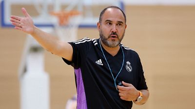 Chus Mateo: 'The team is doing significant fitness work'